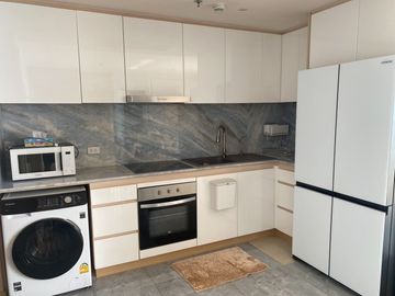 For rent condo the Palm wongamat beach front 2 Beds 99 Sq.m hight floor nice decorated (S03-1966)