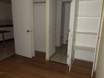 1 dormitorio con bodega
