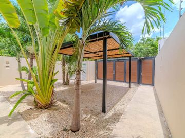 Casa independiente con gran alberca y jardín en La Veleta, Tulum