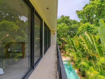 Casa independiente con gran alberca y jardín en La Veleta, Tulum