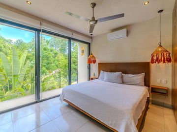 Casa independiente con gran alberca y jardín en La Veleta, Tulum