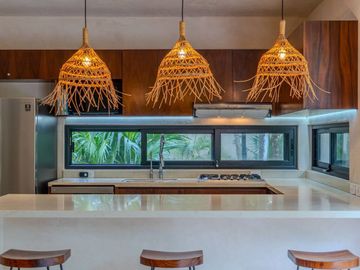 Casa independiente con gran alberca y jardín en La Veleta, Tulum
