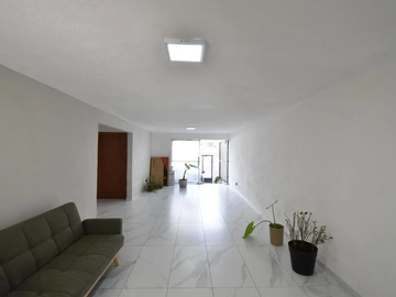 Casa en venta Calzada Independencia con uso de suelo mixto
