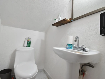 Casa en venta Calzada Independencia con uso de suelo mixto