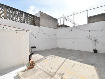Casa en venta Calzada Independencia con uso de suelo mixto