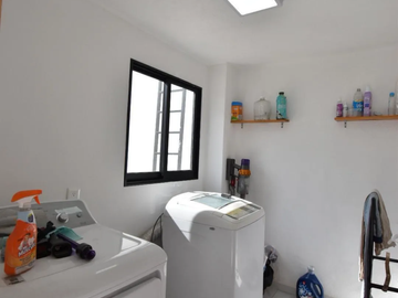 Casa en venta Calzada Independencia con uso de suelo mixto