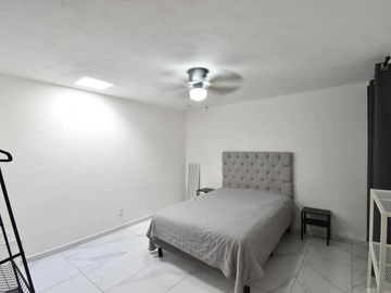 Casa en venta Calzada Independencia con uso de suelo mixto
