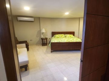Departamento en venta, Lomas de Urdesa, Guayaquil