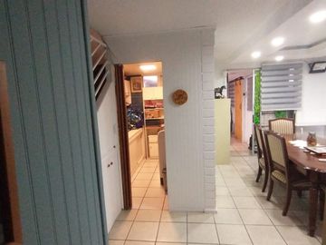 Amplia casa de dos pisos en barrio residencial de San Bernardo