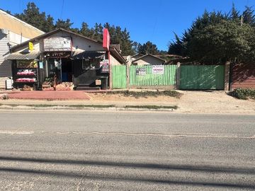Casa Con Local Comercial en Pichilemu