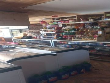 Casa Con Local Comercial en Pichilemu