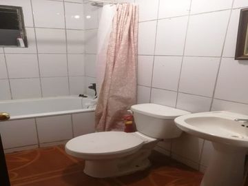 Casa Con Local Comercial en Pichilemu