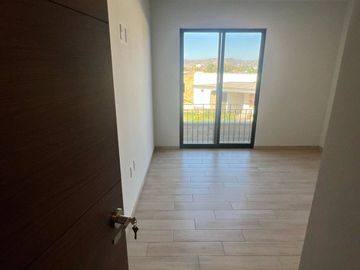 Aria Boscaje | Casa Modelo Madrigal con 3 recámaras, cocina integral, vestidor, sala de TV y jardín