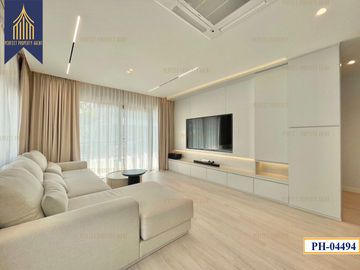 ให้เช่า บ้านพร้อมเข้าอยู่ Centro Bangna ทิศใต้ พร้อมเฟอร์นิเจอร์และเครื่องใช้ไฟฟ้า หิ้วกระเป๋าเข้าอยู่ได้เลย