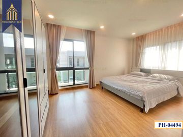 ให้เช่า บ้านพร้อมเข้าอยู่ Centro Bangna ทิศใต้ พร้อมเฟอร์นิเจอร์และเครื่องใช้ไฟฟ้า หิ้วกระเป๋าเข้าอยู่ได้เลย