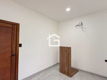 Casa en Venta con jacuzzi en Urb. Vista Sol 2, Machala