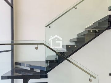 Casa en Venta con jacuzzi en Urb. Vista Sol 2, Machala