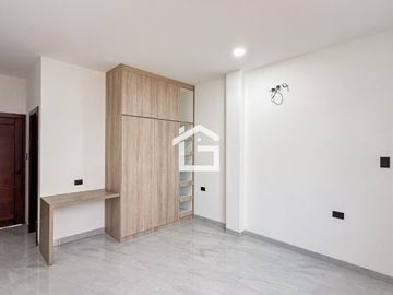 Casa en Venta con jacuzzi en Urb. Vista Sol 2, Machala
