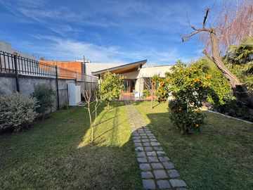 Casa 1 piso 3D 2B 2E con terreno 396M2 y 139M2 casa