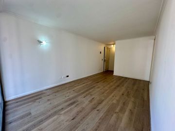 Departamento De 1d 1b + Estacionamiento Y Bodega En El Golf