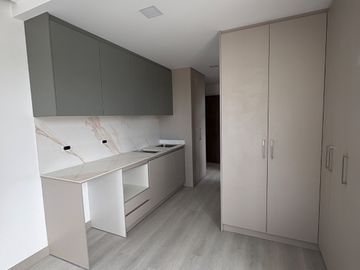 VENDO ESTUDIO/SUITE EN EXCELENTE EDIFICIO A ESTRENAR - SECTOR EL BATAN