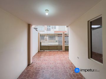 Casa tres habitaciones en venta en el rosal
