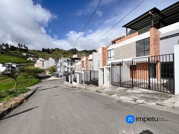 Casa en venta a estrenar tres habitaciones al norte de la ciudad