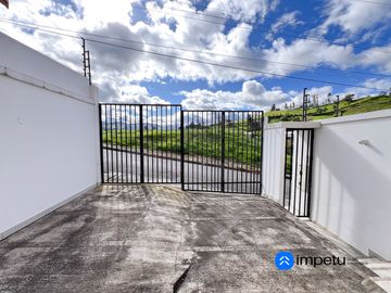 Casa en venta a estrenar tres habitaciones al norte de la ciudad