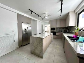 SAMBORONDON KM2.5, Vendo Casa remodelada 3 dormitorios $320.000