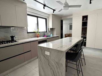 SAMBORONDON KM2.5, Vendo Casa remodelada 3 dormitorios $320.000