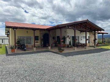 DISEÑO, NATURALEZA Y CONFORT EN UN SOLO LUGAR