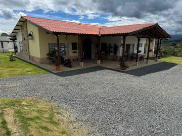 DISEÑO, NATURALEZA Y CONFORT EN UN SOLO LUGAR