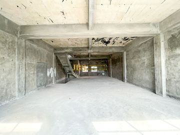Dijual/Disewakan Ruko 4,5 Tingkat Strategis di Yos Sudarso – Luas 8x25m, Medan