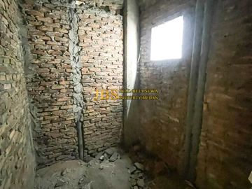 Dijual/Disewakan Ruko 4,5 Tingkat Strategis di Yos Sudarso – Luas 8x25m, Medan