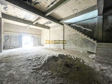 Dijual/Disewakan Ruko 4,5 Tingkat Strategis di Yos Sudarso – Luas 8x25m, Medan