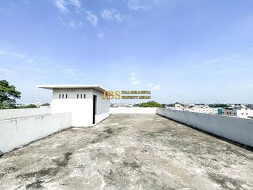 Dijual/Disewakan Ruko 4,5 Tingkat Strategis di Yos Sudarso – Luas 8x25m, Medan