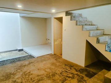 RUMAH 3 LANTAI DALAM CLUSTER DEKAT UPN VETERAN JAKARTA
