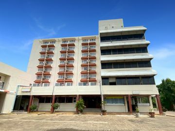 For sale: Hotel, hotel in the heart of Phitsanulok city, 9456 sq m, 6 rai, 3 ngan, 36.10 sq m, size 126 rooms