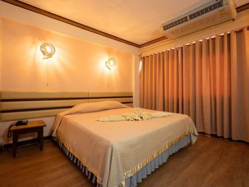 For sale: Hotel, hotel in the heart of Phitsanulok city, 9456 sq m, 6 rai, 3 ngan, 36.10 sq m, size 126 rooms