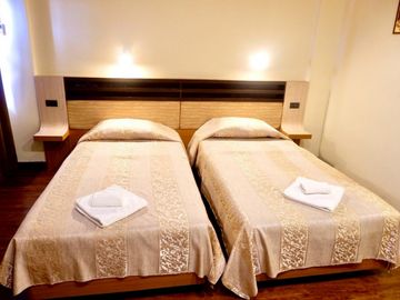 For sale: Hotel, hotel in the heart of Phitsanulok city, 9456 sq m, 6 rai, 3 ngan, 36.10 sq m, size 126 rooms
