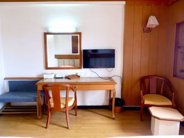 For sale: Hotel, hotel in the heart of Phitsanulok city, 9456 sq m, 6 rai, 3 ngan, 36.10 sq m, size 126 rooms