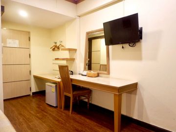 For sale: Hotel, hotel in the heart of Phitsanulok city, 9456 sq m, 6 rai, 3 ngan, 36.10 sq m, size 126 rooms