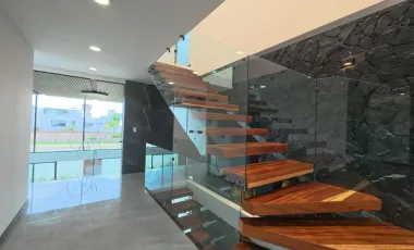 Casa en Venta en Lomas de Angelópolis III con acabados Premium, Residencia con Excelente Ubicación
