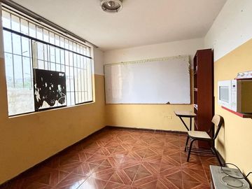 Se Vende Casa Acondicionada Como Colegio
