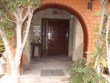 Residencia amplia y muy bien conservada
