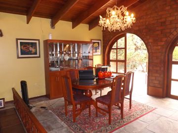 Residencia amplia y muy bien conservada