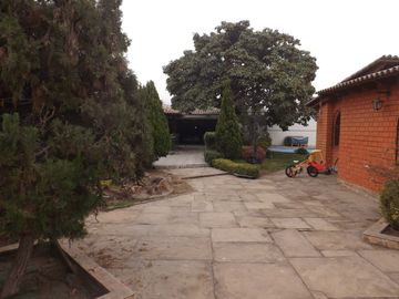 Residencia amplia y muy bien conservada