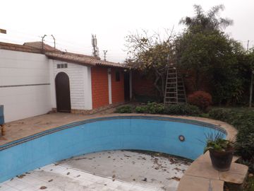 Residencia amplia y muy bien conservada