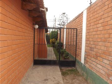 Residencia amplia y muy bien conservada