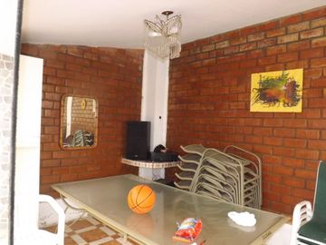 Residencia amplia y muy bien conservada